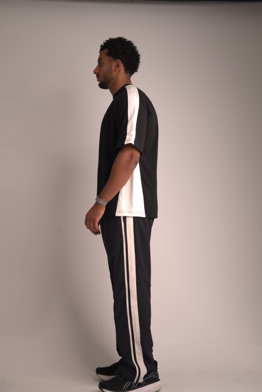 NOBLE BLACK OVERSIZED PUMP COVER TSHIRT