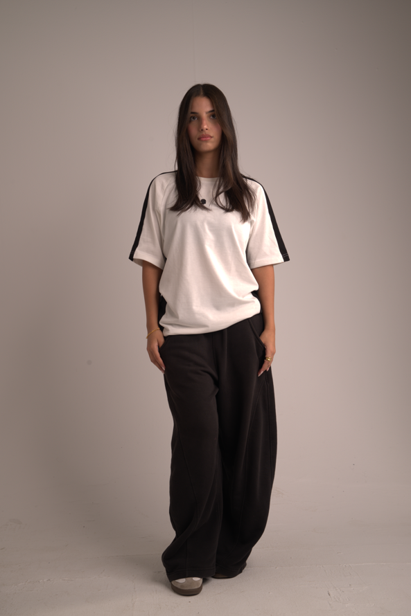 NOBLE WHITE OVERSIZED PUMP COVER TSHIRT